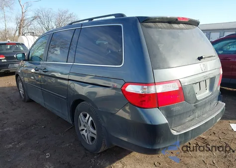 2005 Honda Odyssey Ex z USA, uszkodzony, nr VIN 5FNRL38445B423129